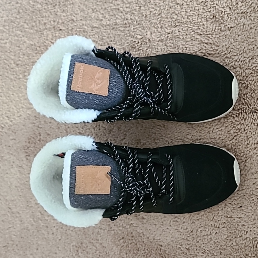 8.5 Black Reebok Classic Arctic Boot